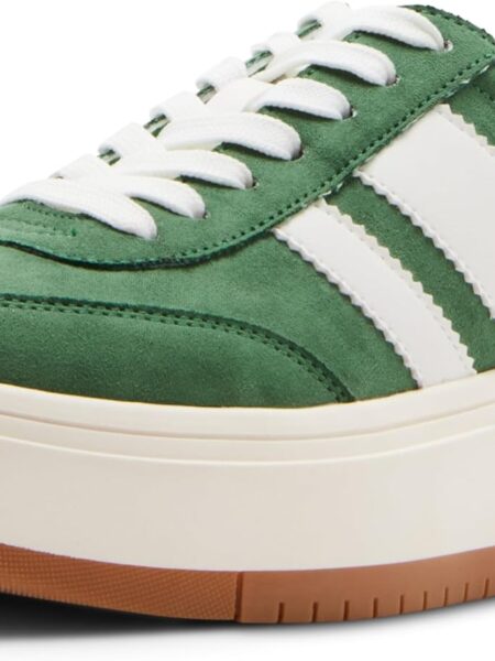 sports shoes are lightweight and ideal for running.